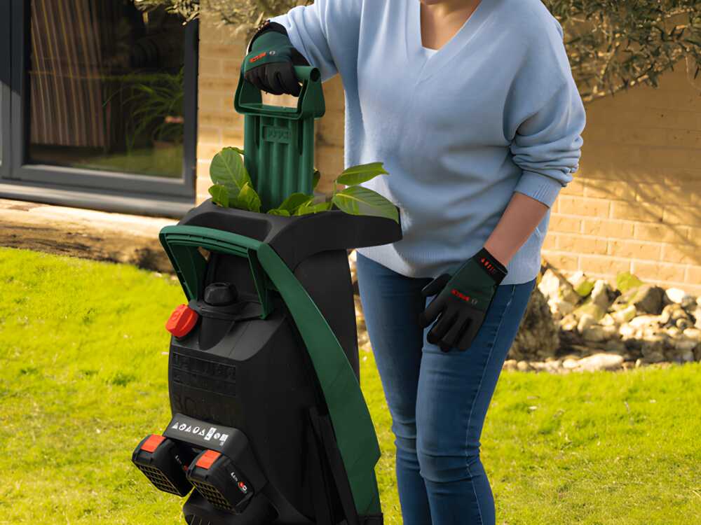 Bosch UniversalShredder - Biotrituratore a batteria 36V - con sacco di raccolta - SENZA BATTERIA E CARICABATTERIE